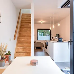 Appartement Stylishly Furnished Private In A Vibrant Area, Antwerpen